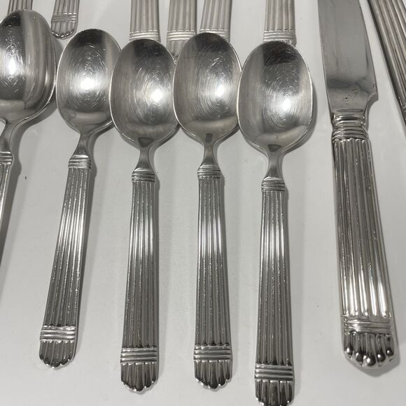 Lot Of 20 Wallace Chardonnay 18/8 Stainless Flatware Classic Ribbed Fork Spoon - Picture 5 of 9